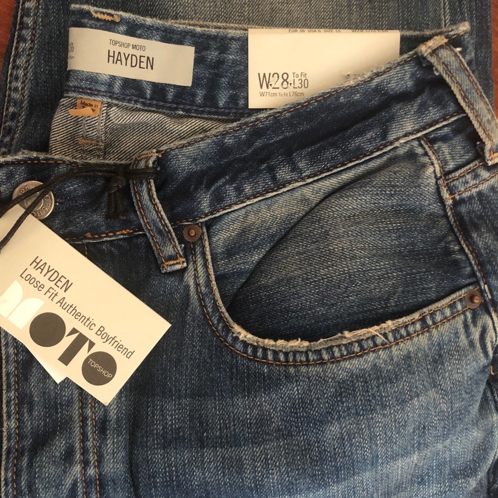 Brand New. Topshop “Hayden” Boyfriend Jeans.